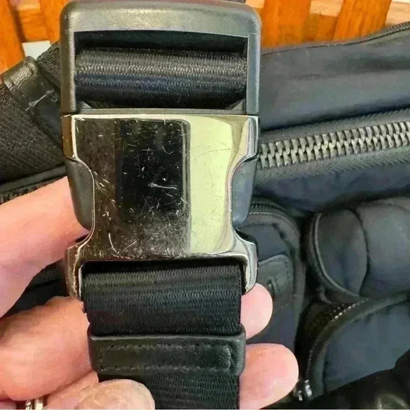 Tumi Voyageur Cassidy Satchel in Dark Navy Luggage Sleeve Dark Silver Hardware - Picture 15 of 16